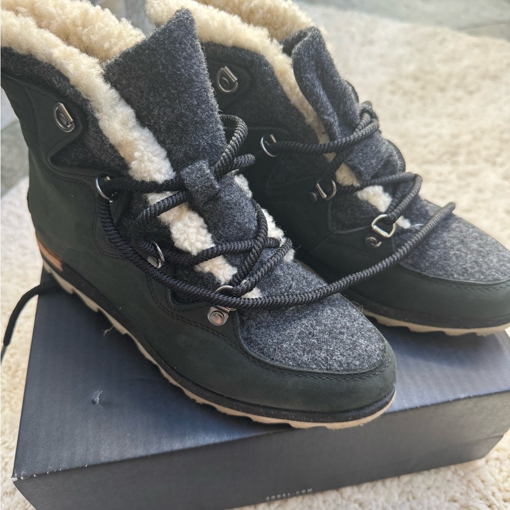 Sorel Black and Gray Winter Boots